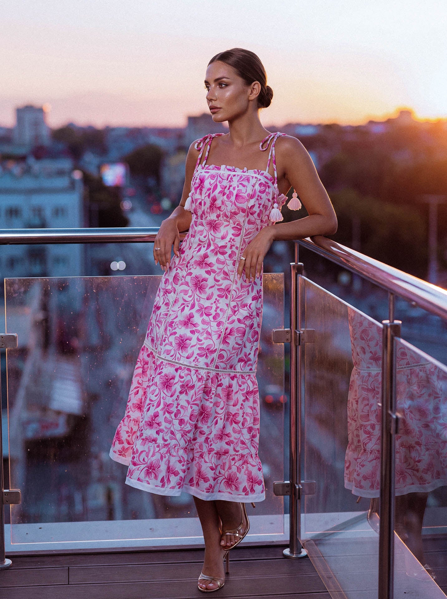 VESTIDO ESTAMPADO COM RENDA PALITO 26688