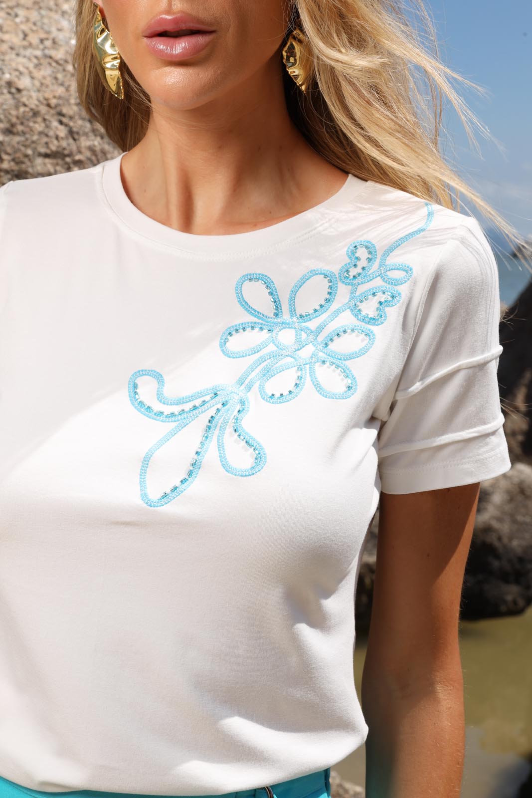 BLUSA BORDADO FLOR 26004