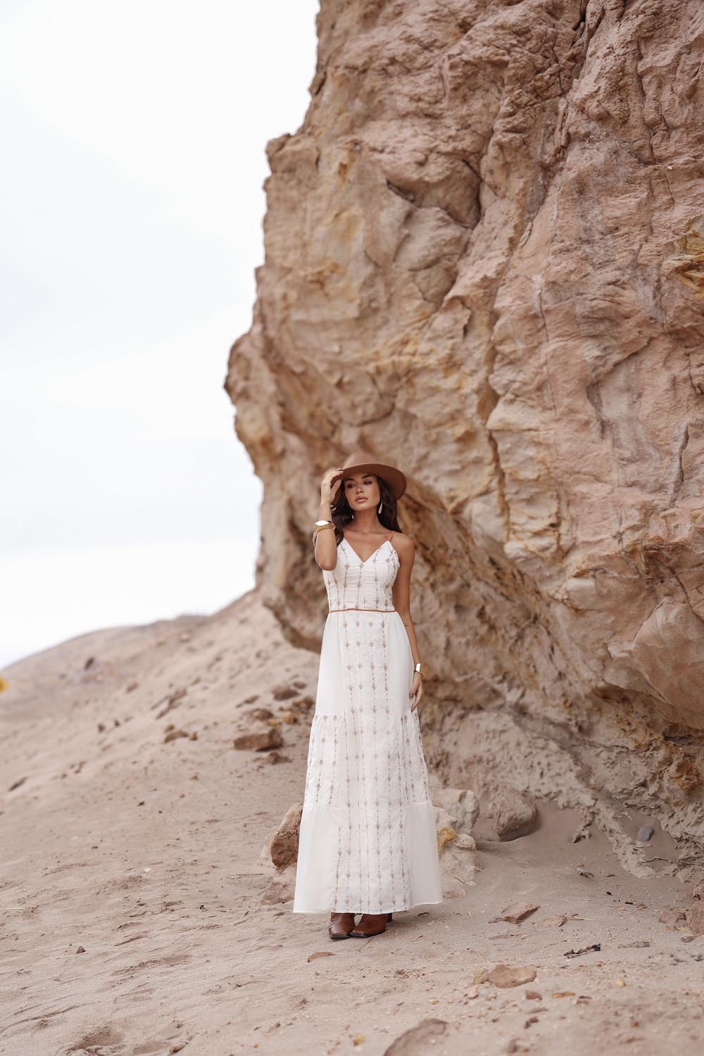 VESTIDO BORDADO DE FLORES- 25037