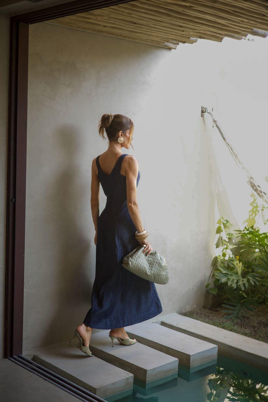 VESTIDO RECORTES BORDADO 26587
