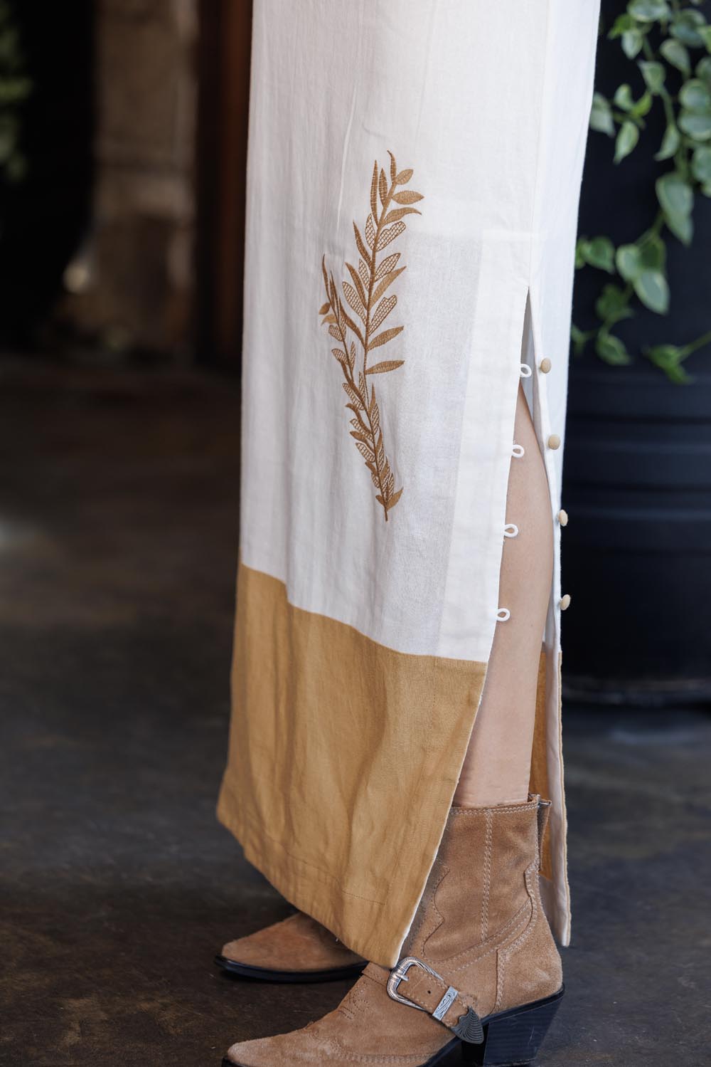 VESTIDO DUAS CORES COM BORDADO- 25051